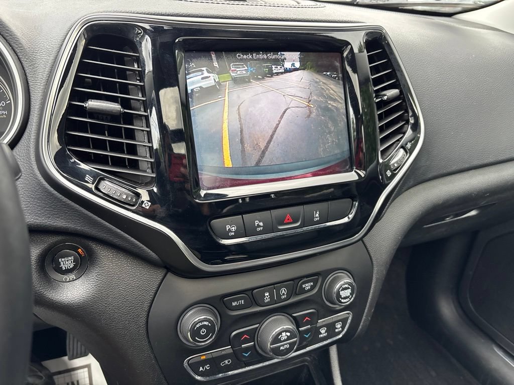 Used 2019 Jeep Cherokee Limited w/ Technology Group AWD/4WD image 31