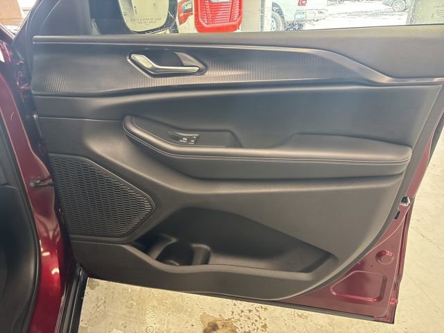 Used 2025 Jeep Grand Cherokee Altitude w/ Trailer Tow Package image 26