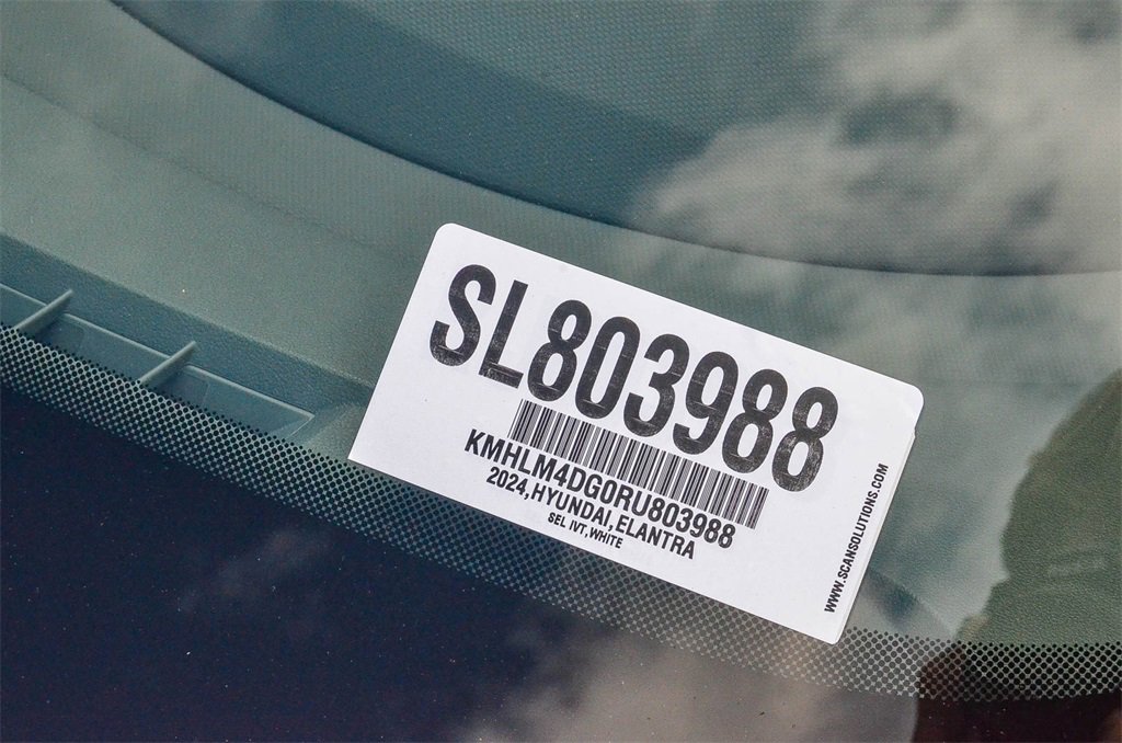 Certified 2024 Hyundai Elantra SEL image 29