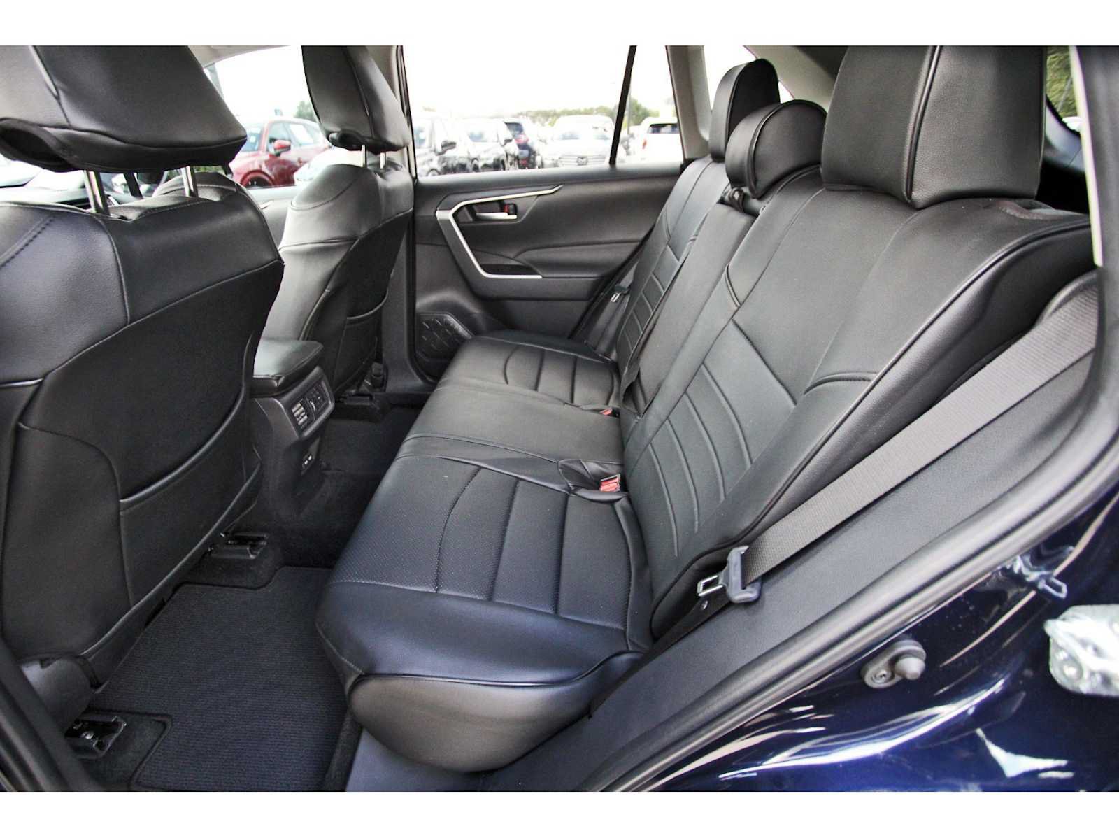 Used 2025 Toyota RAV4 XLE w/ Convenience Package FWD image 12