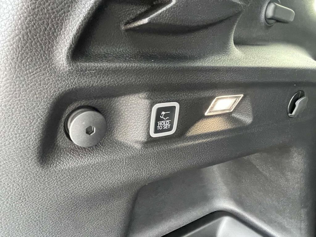 New 2025 Jeep Grand Cherokee L Laredo w/ Luxury Tech Group I image 19