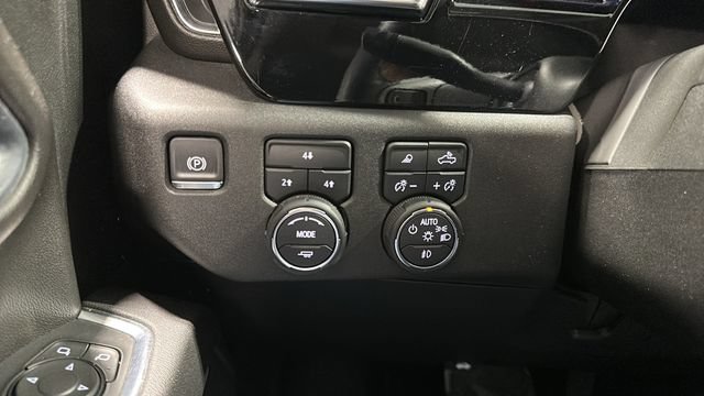 Used 2025 Chevrolet Silverado 2500 LT w/ Safety Package AWD/4WD image 13
