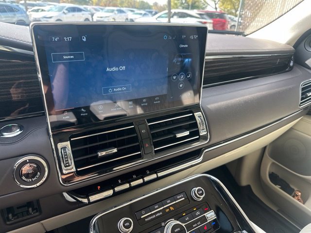 Used 2024 Lincoln Navigator Black Label AWD/4WD image 15