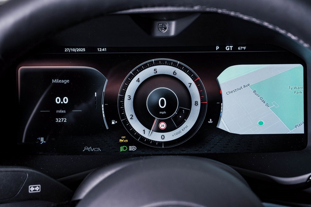 Used 2025 Aston Martin DBX 707 image 26