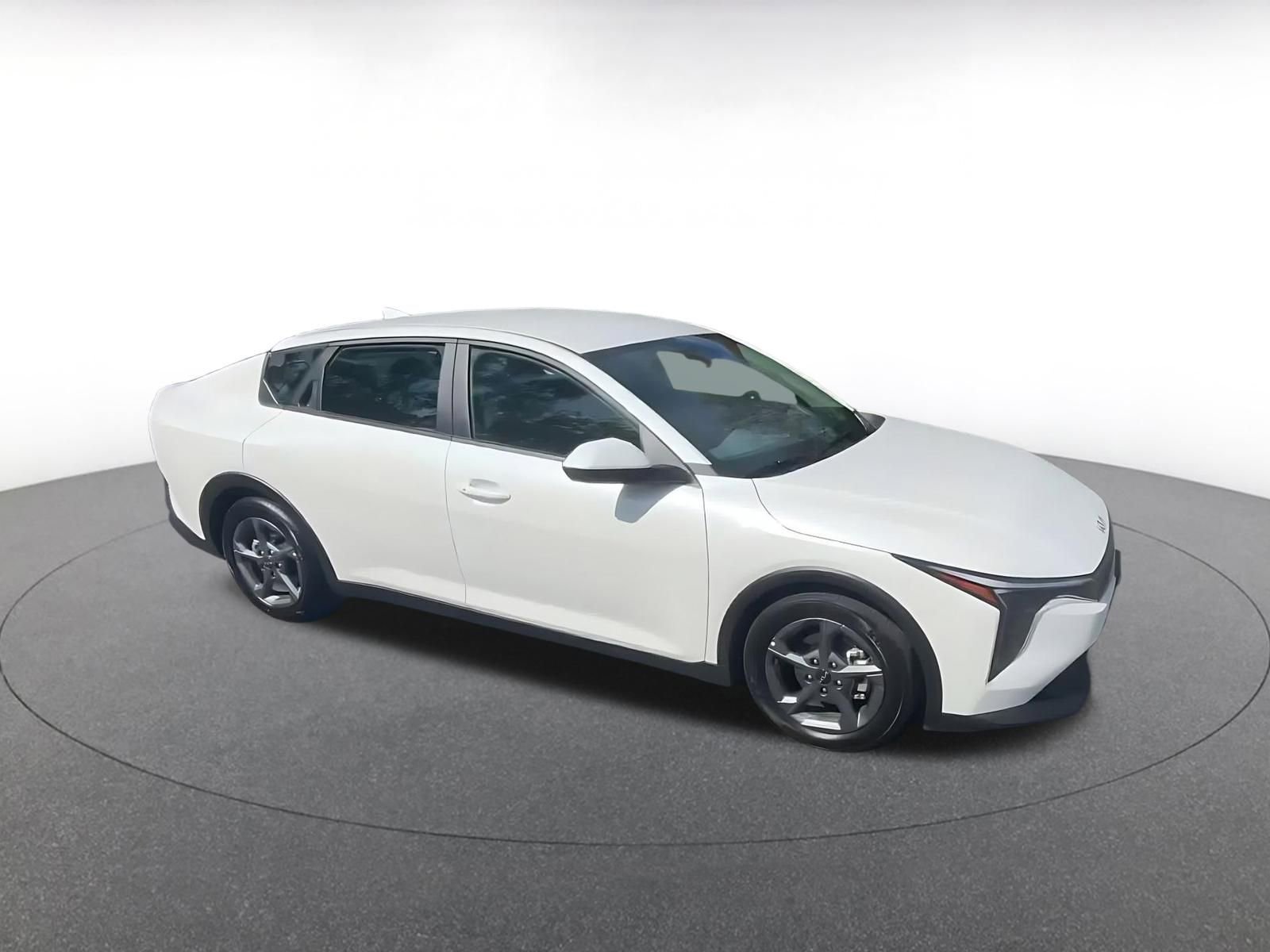 Used 2025 Kia K4 FWD image 2