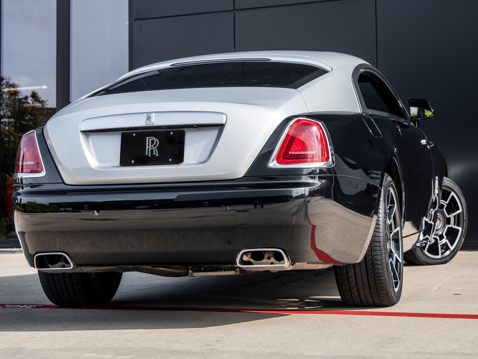 Used 2019 Rolls-Royce Wraith RWD image 3