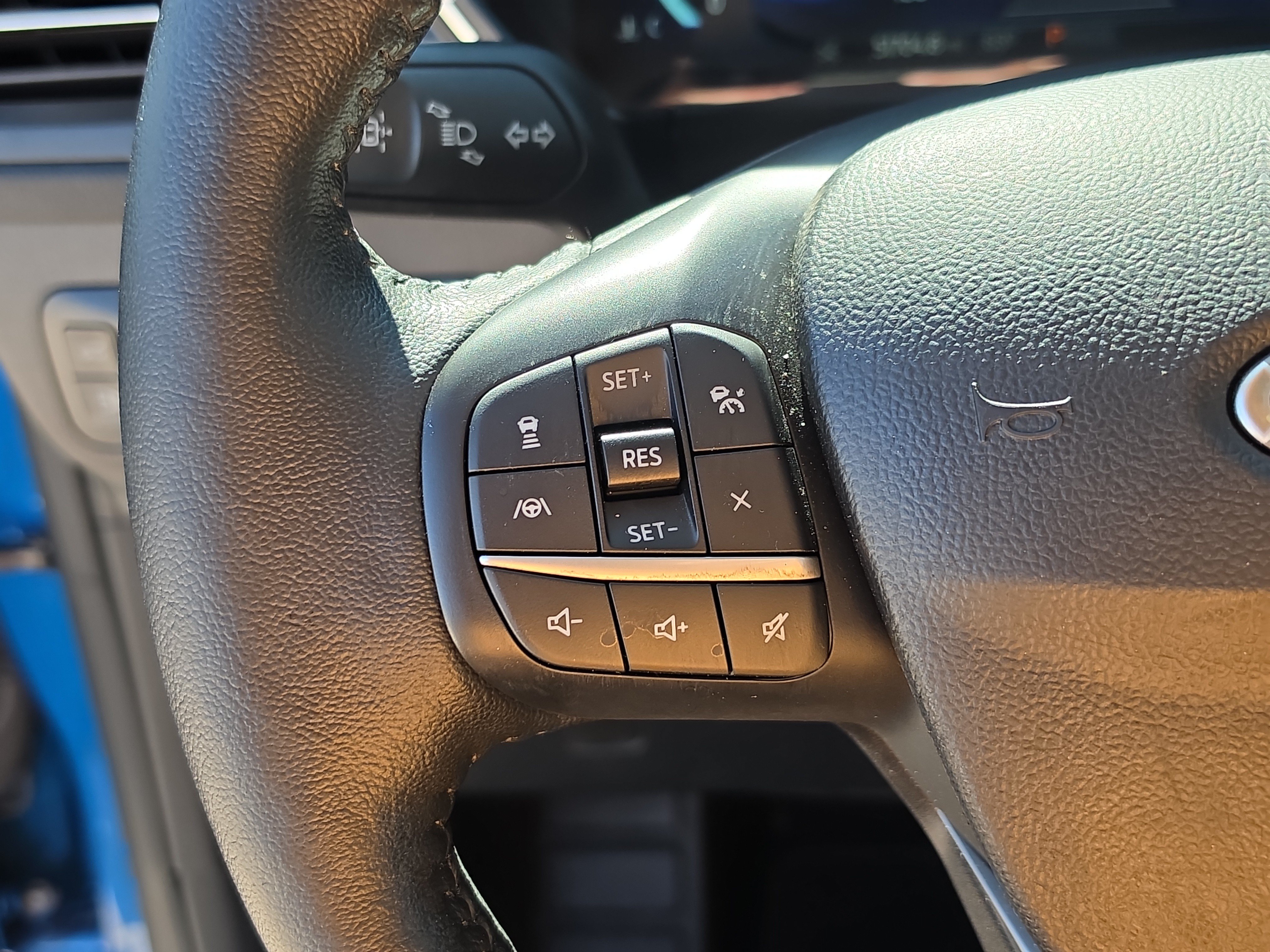 Used 2020 Ford Escape Titanium FWD image 31