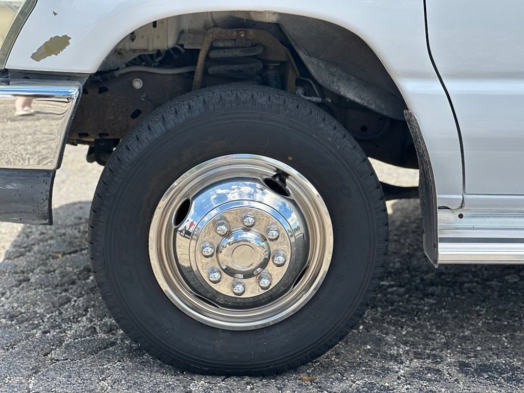 Used 2008 Ford E-350 and Econoline 350 Super Duty RWD image 28