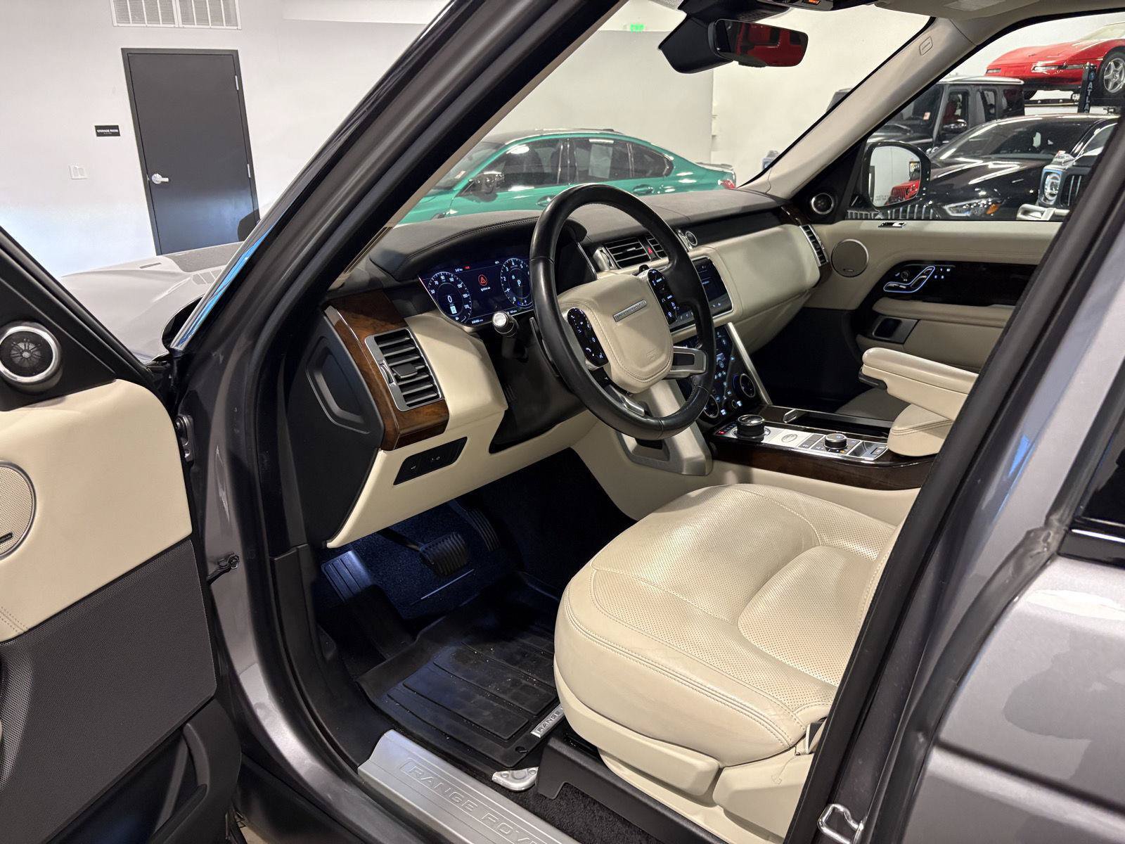 Used 2020 Land Rover Range Rover HSE AWD/4WD image 10
