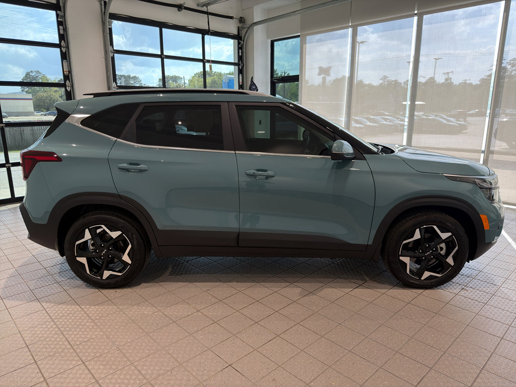 Used 2025 Kia Seltos EX image 6