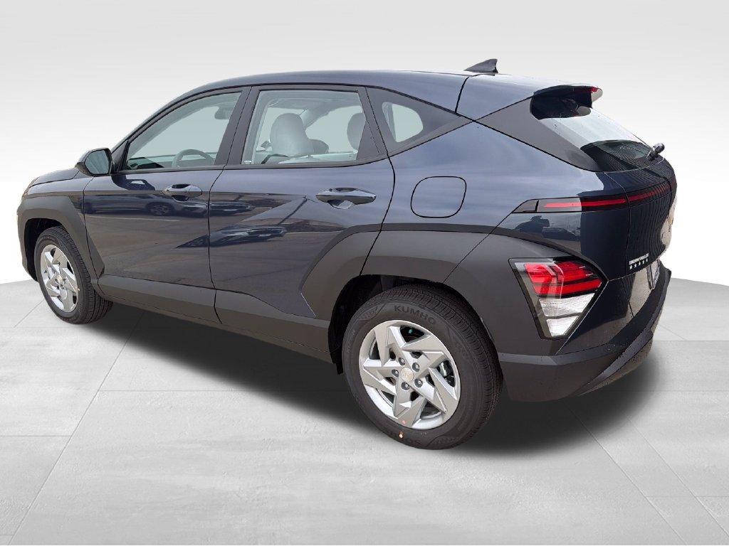 New 2027 Hyundai Kona SE FWD image 4