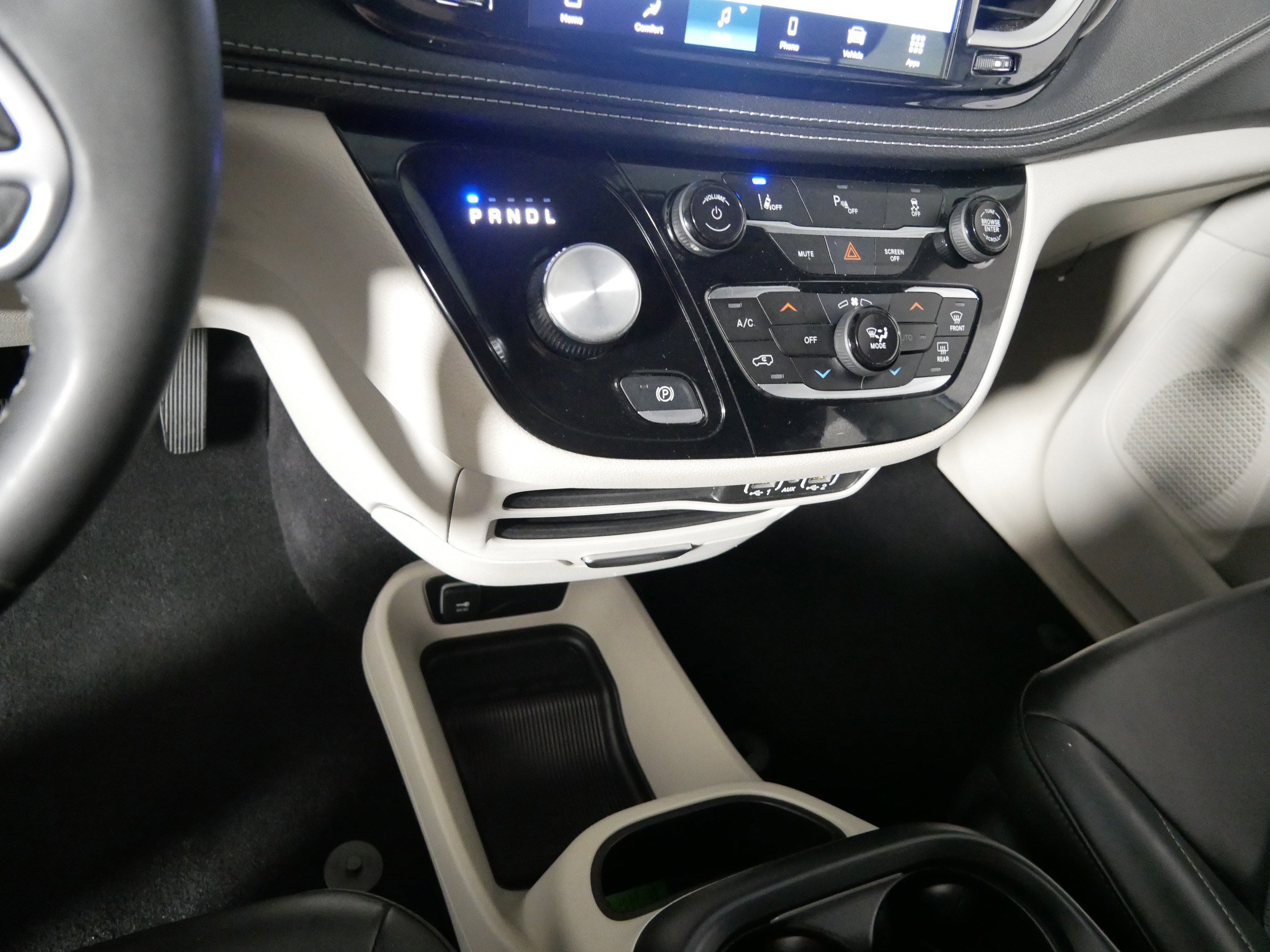 Used 2023 Chrysler Pacifica Touring-L FWD image 24