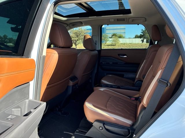New 2026 Nissan Pathfinder Platinum AWD/4WD image 10
