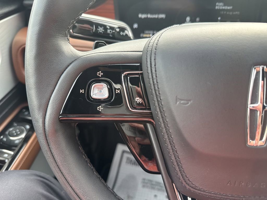 Used 2024 Lincoln Aviator Reserve w/ Equipment Group 201A image 11