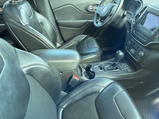 Used 2019 Jeep Cherokee Latitude Plus w/ Comfort/Convenience Group image 8