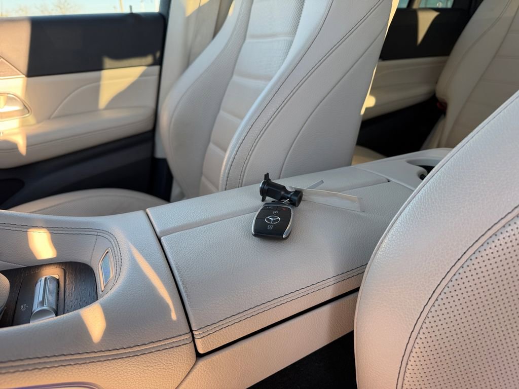 Used 2022 Mercedes-Benz GLS 450 4MATIC image 22