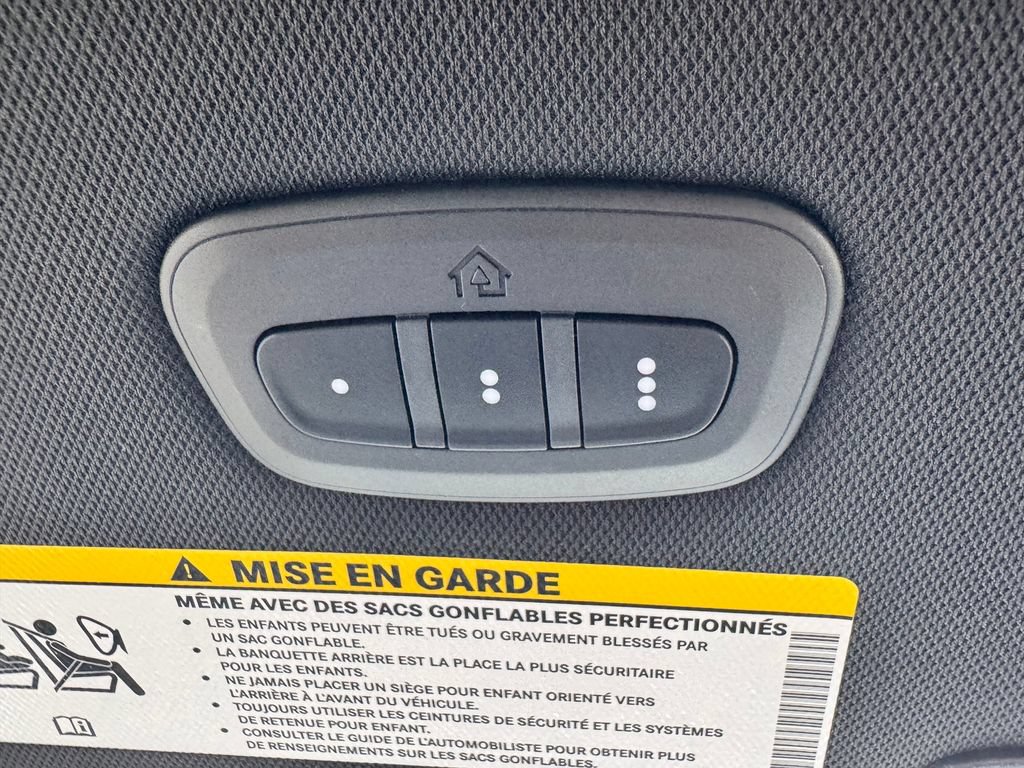 New 2027 Chrysler Pacifica Select FWD image 21