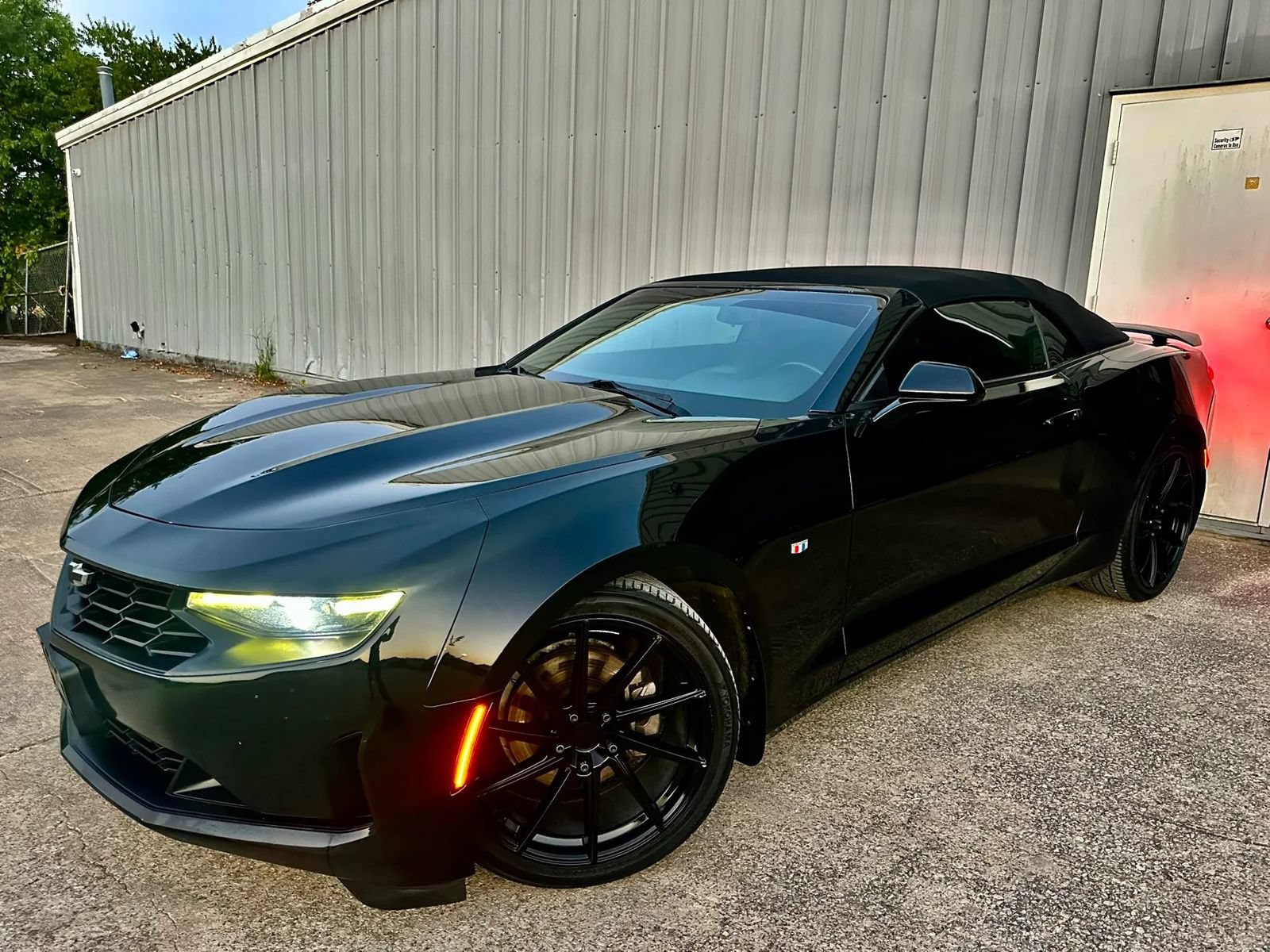Used 2019 Chevrolet Camaro LT RWD image 6