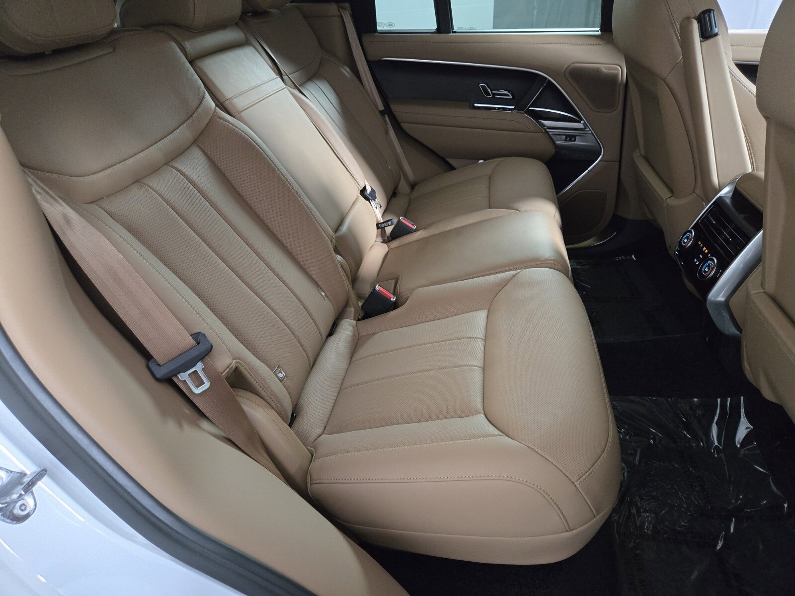 New 2025 Land Rover Range Rover SE image 17
