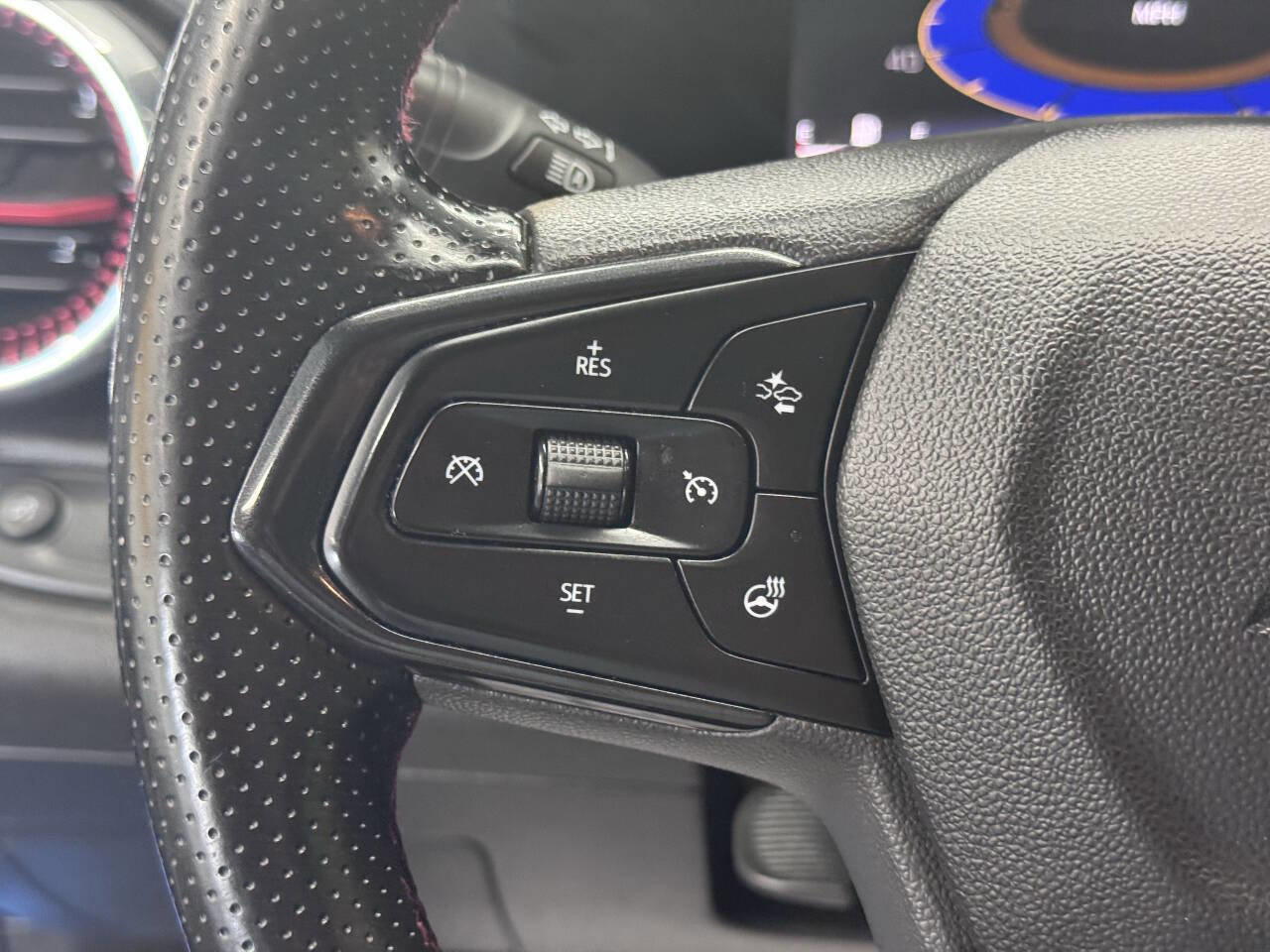 Used 2024 Chevrolet Trax RS w/ Driver Confidence Package image 21