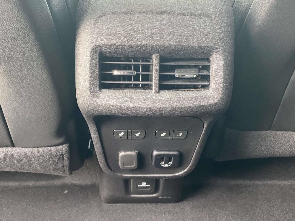 Used 2018 Chevrolet Equinox Premier FWD image 11
