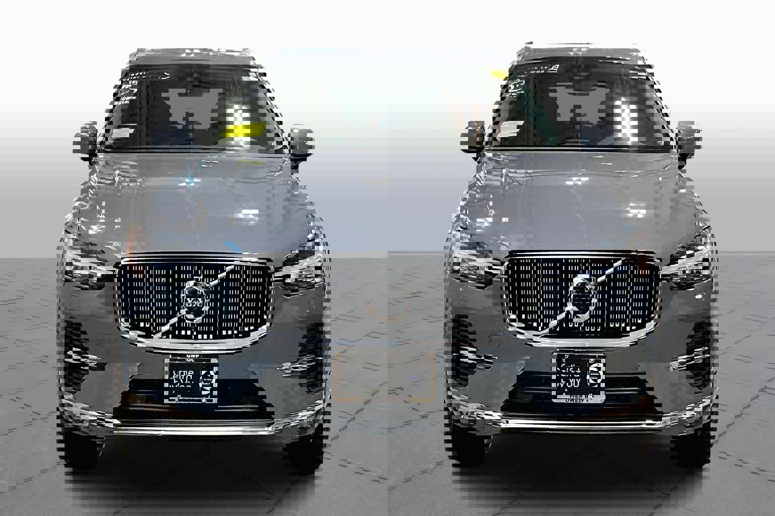 Used 2023 Volvo XC60 B5 Plus w/ Climate Package image 4