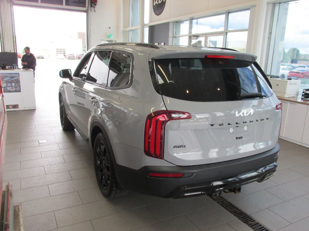 Used 2022 Kia Telluride SX w/ SX Prestige Package image 8