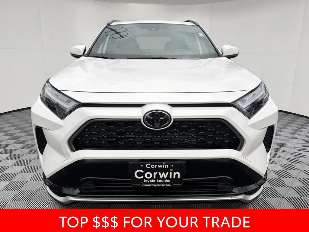 Used 2025 Toyota RAV4 SE AWD/4WD image 2