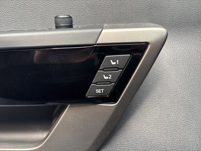 Used 2025 Toyota Tundra Limited image 10