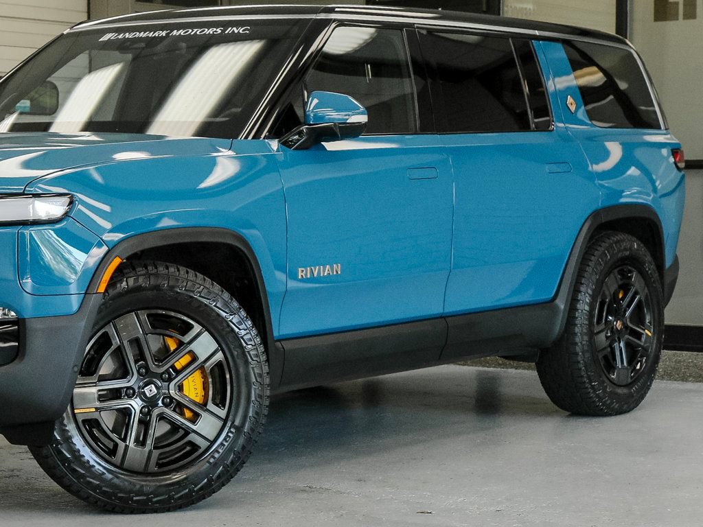 Used 2023 Rivian R1S Adventure AWD/4WD image 11