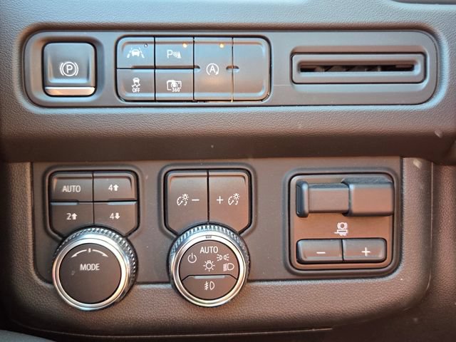Used 2023 GMC Yukon SLT w/ SLT Premium Package AWD/4WD image 19