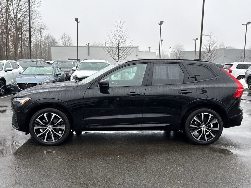 Used 2025 Volvo XC60 B5 Plus image 6