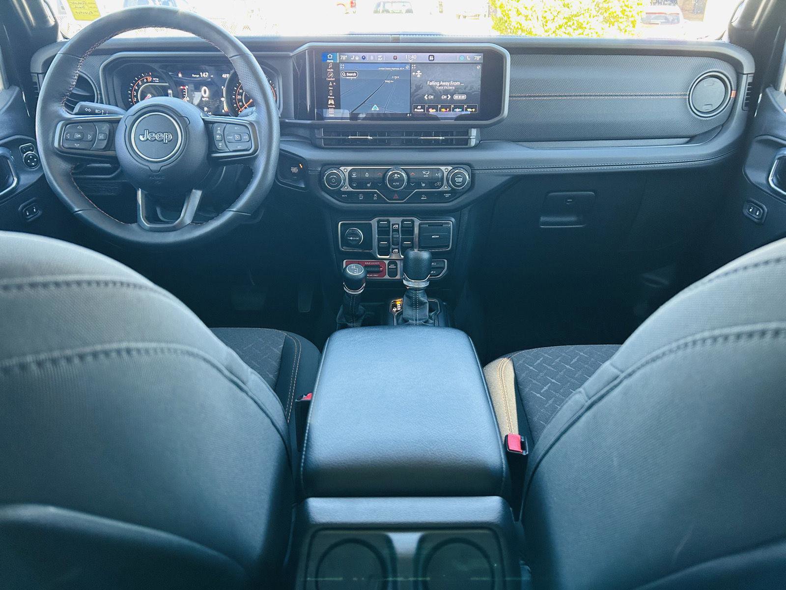 Used 2024 Jeep Gladiator Mojave w/ Technology Group image 23