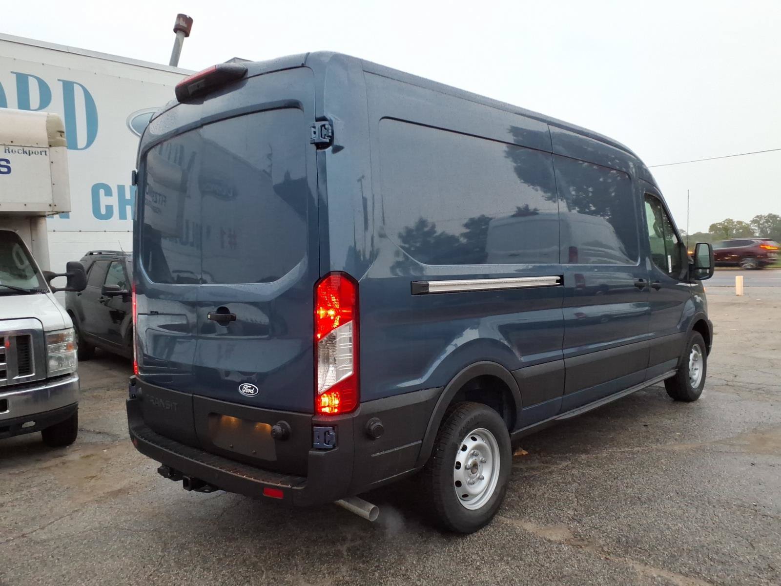 New 2027 Ford Transit 250 148 Medium Roof RWD image 3