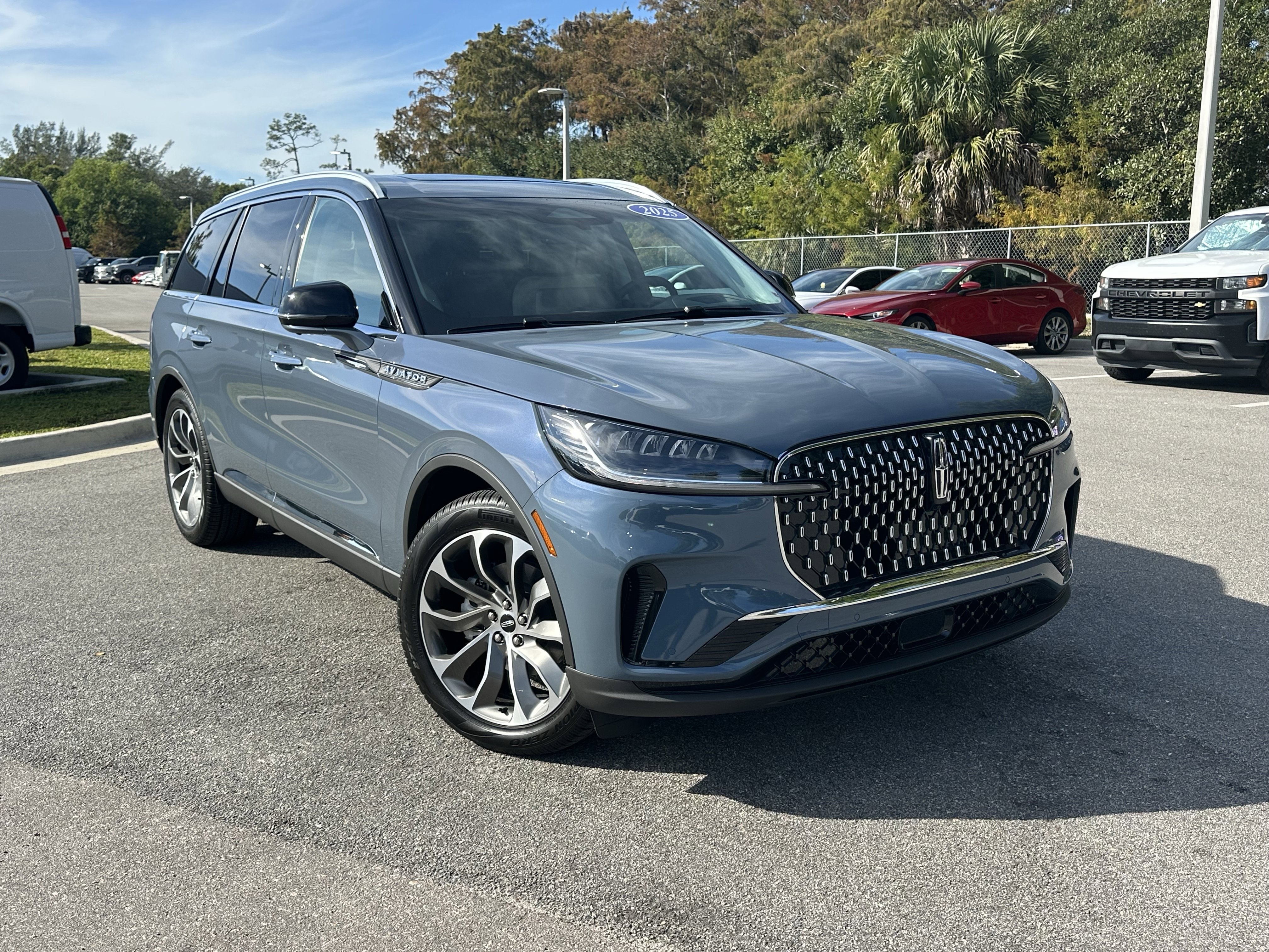 Used 2025 Lincoln Aviator Reserve video 2