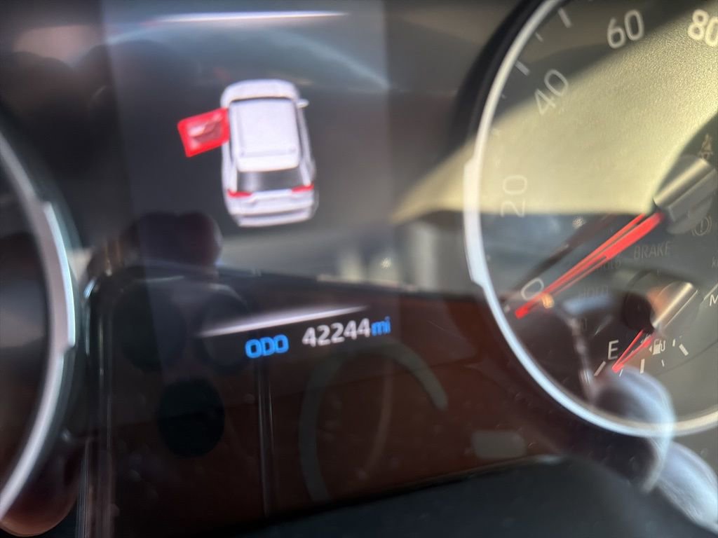 Used 2019 Toyota RAV4 XLE w/ Convenience Package image 5