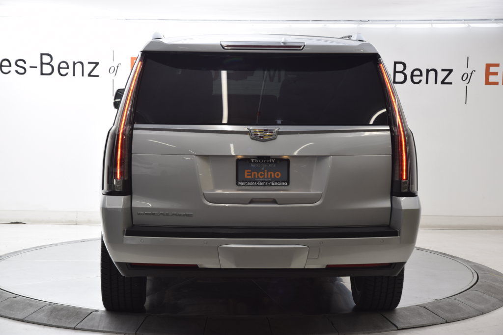 Used 2018 Cadillac Escalade ESV Luxury RWD image 5