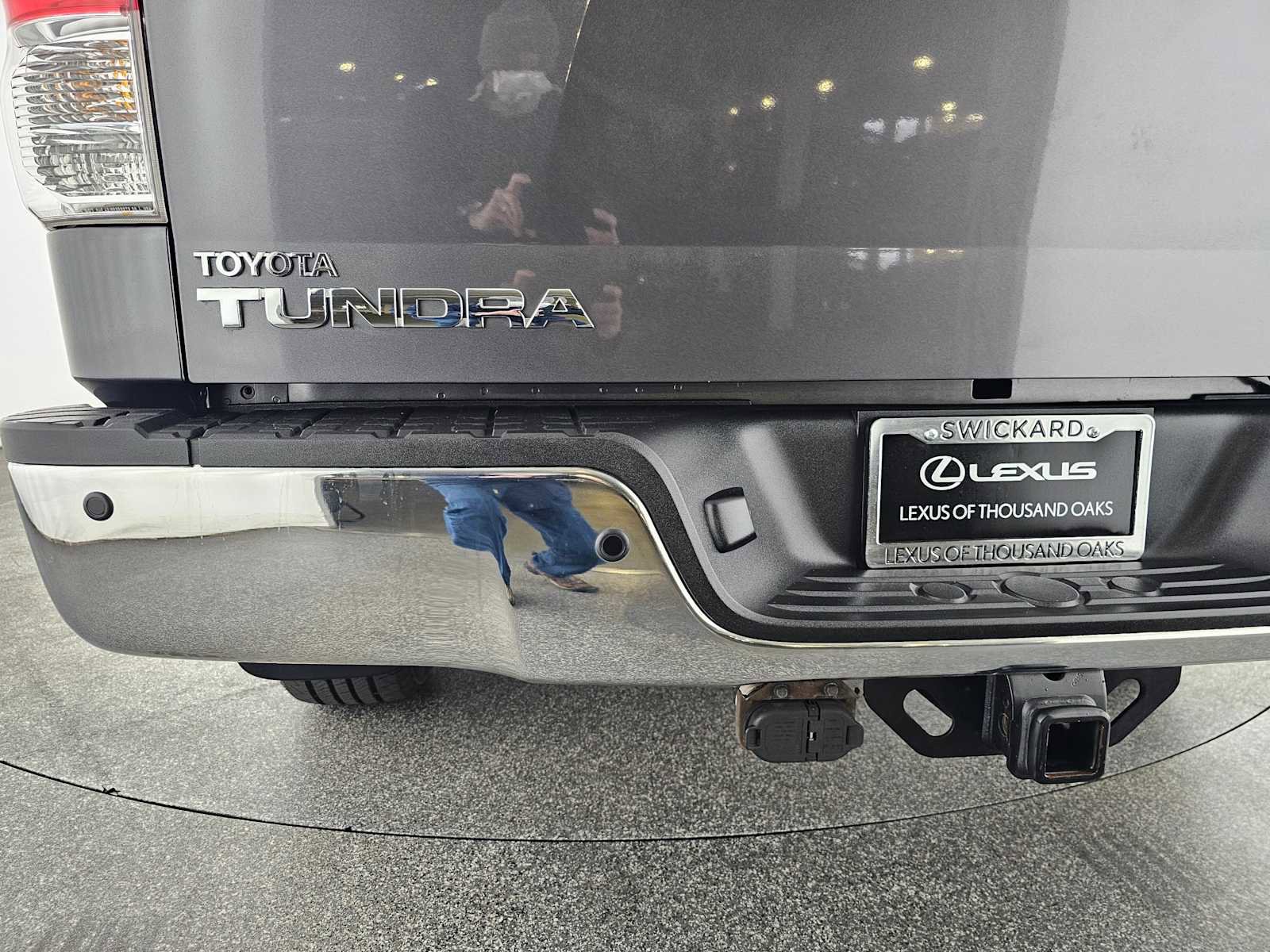 Used 2011 Toyota Tundra Limited w/ Platinum Pkg image 13