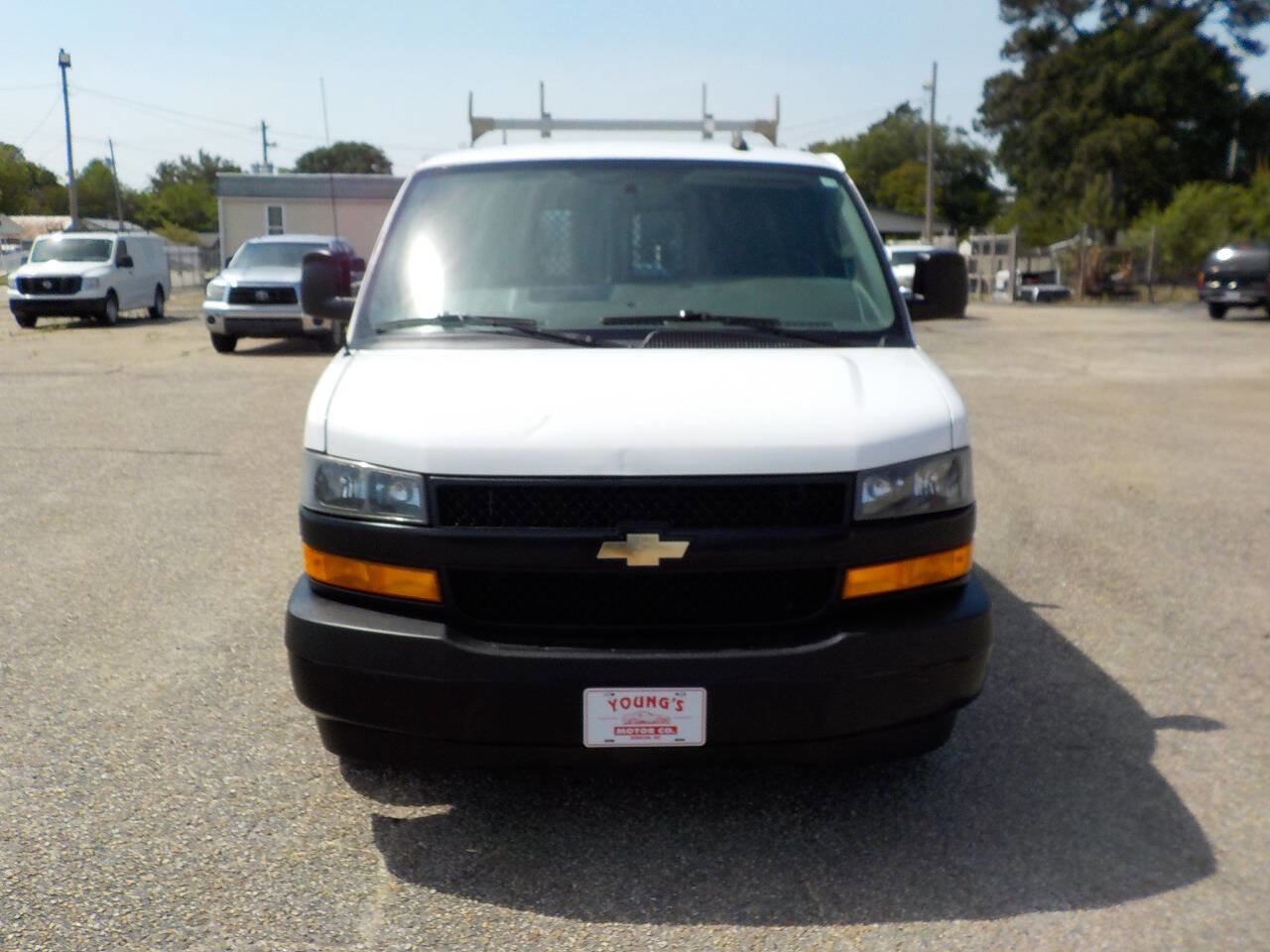 Used 2020 Chevrolet Express 2500 Extended w/ Driver Convenience Package RWD image 8