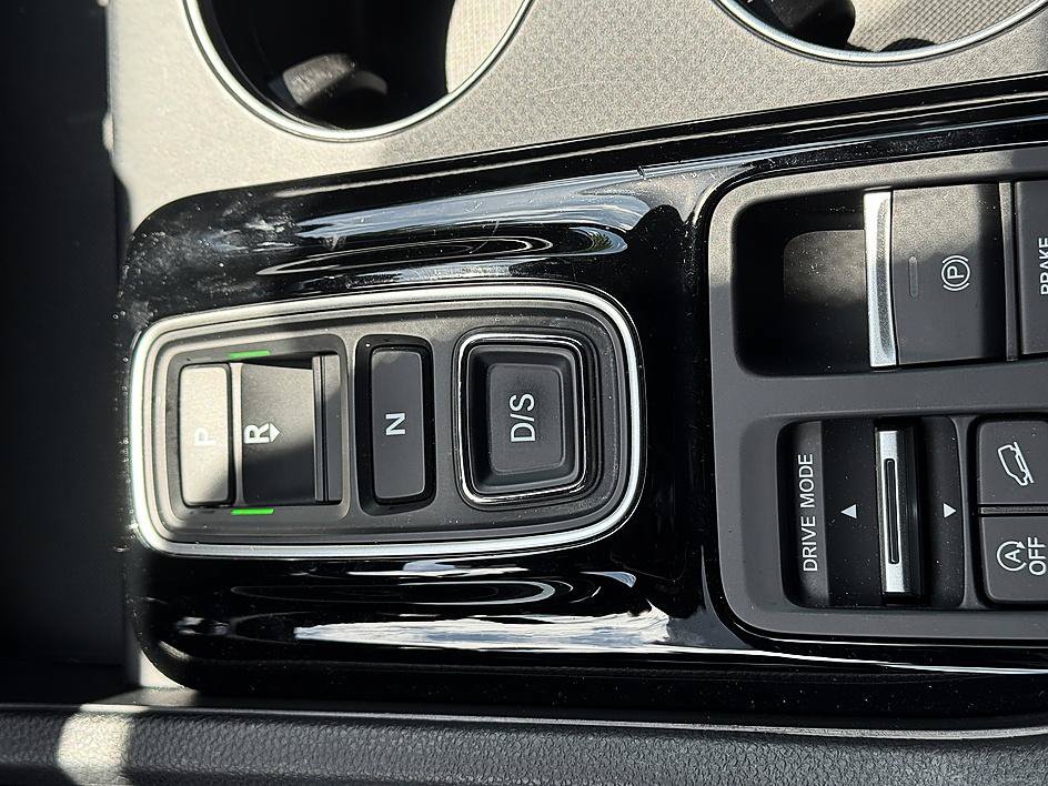 Used 2025 Honda Pilot Sport image 15