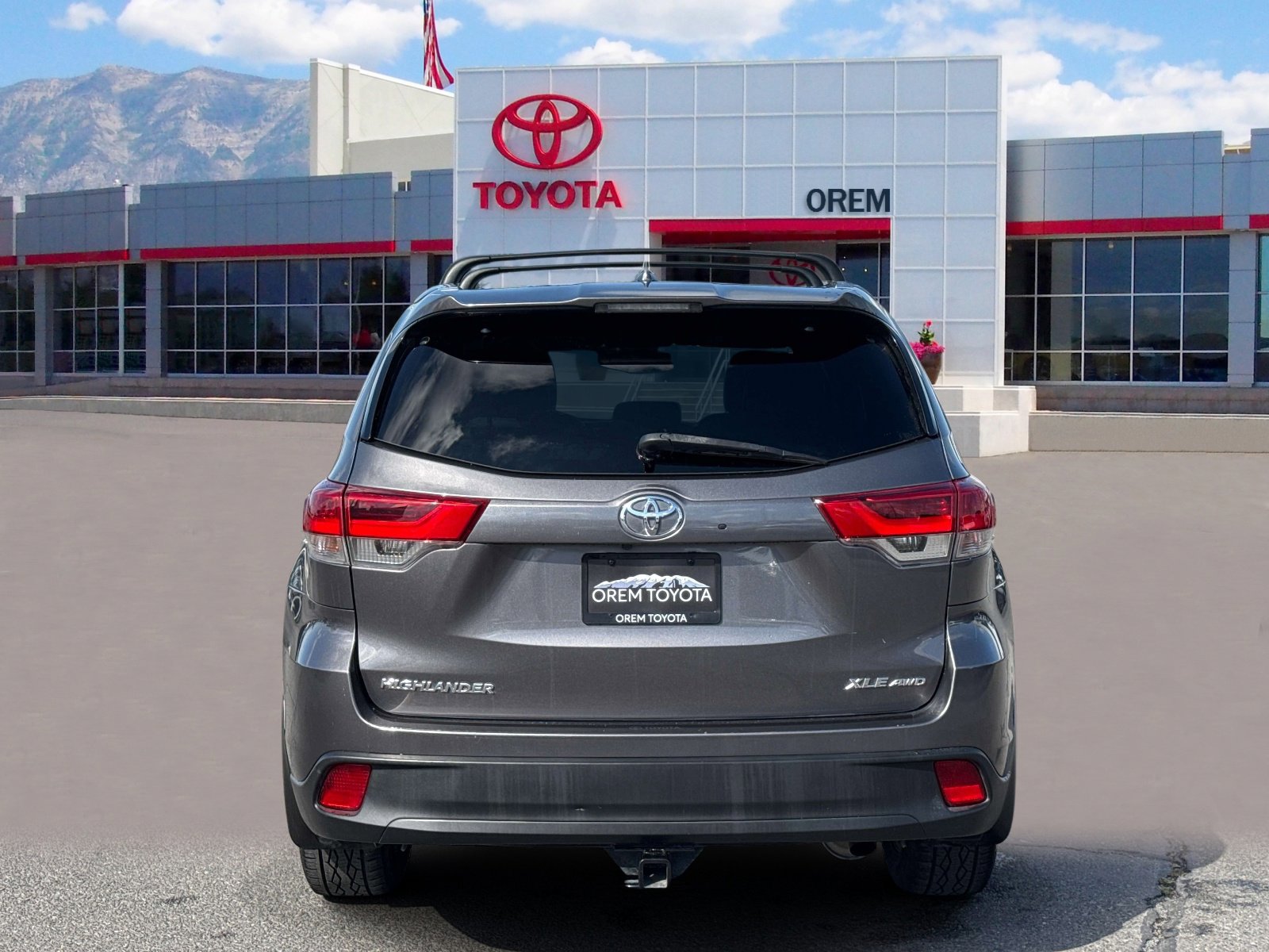 Used 2018 Toyota Highlander XLE AWD/4WD image 4