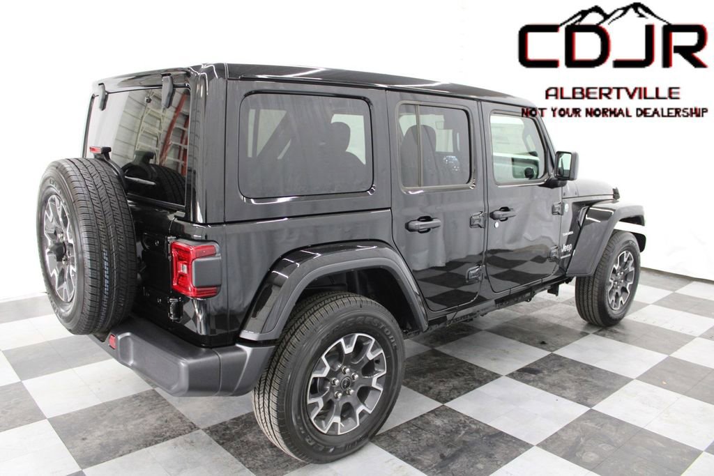 Used 2024 Jeep Wrangler Sahara w/ Technology Group image 7