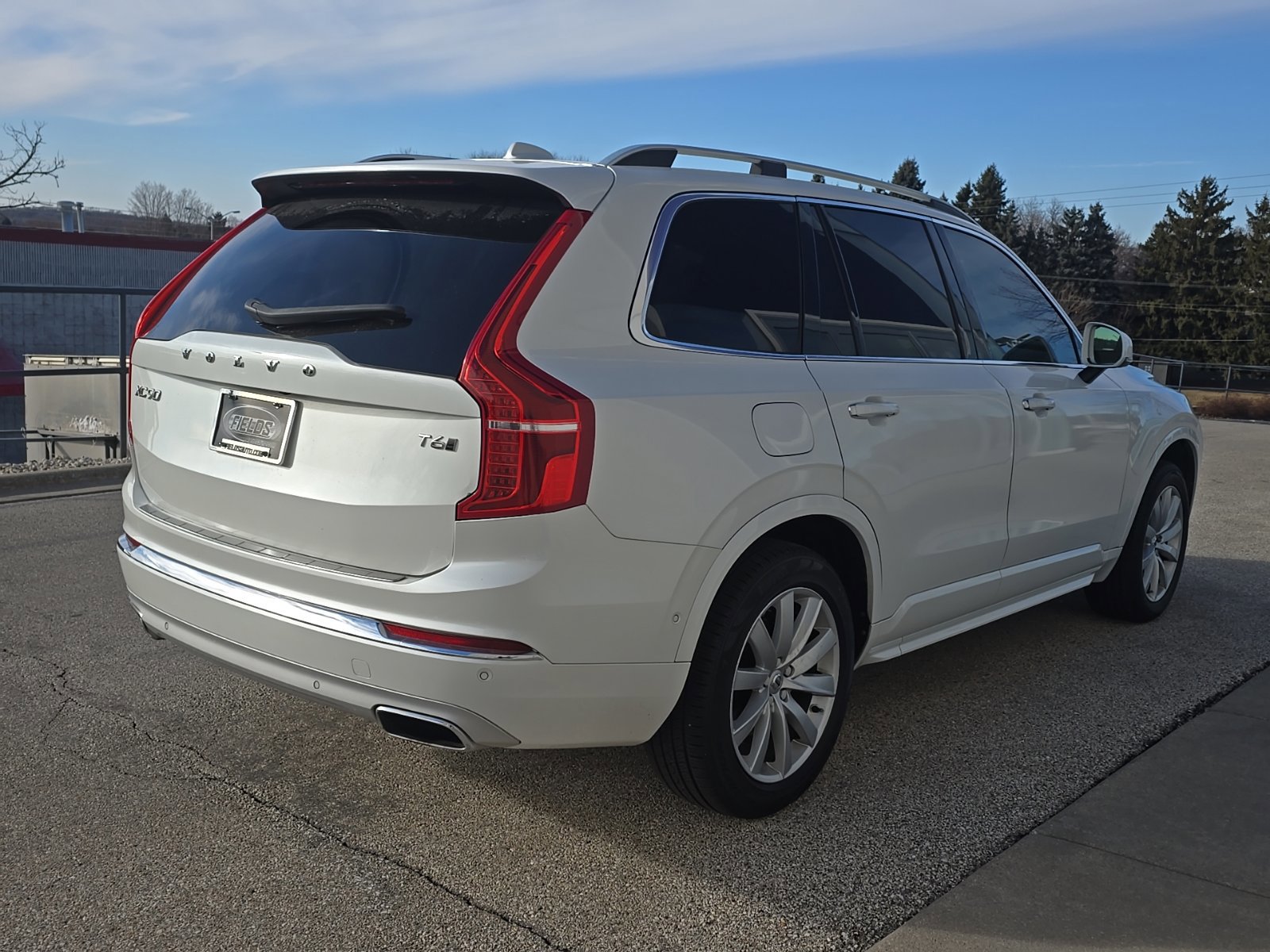 Used 2017 Volvo XC90 T6 Momentum w/ Vision Package image 5