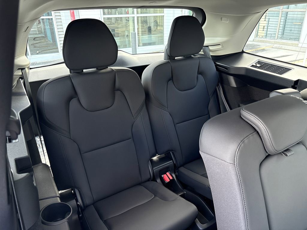 New 2026 Volvo XC90 T8 Core image 14