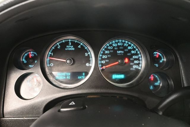 Used 2012 GMC Yukon XL SLT w/ SLT-2 Equipment Package AWD/4WD image 28