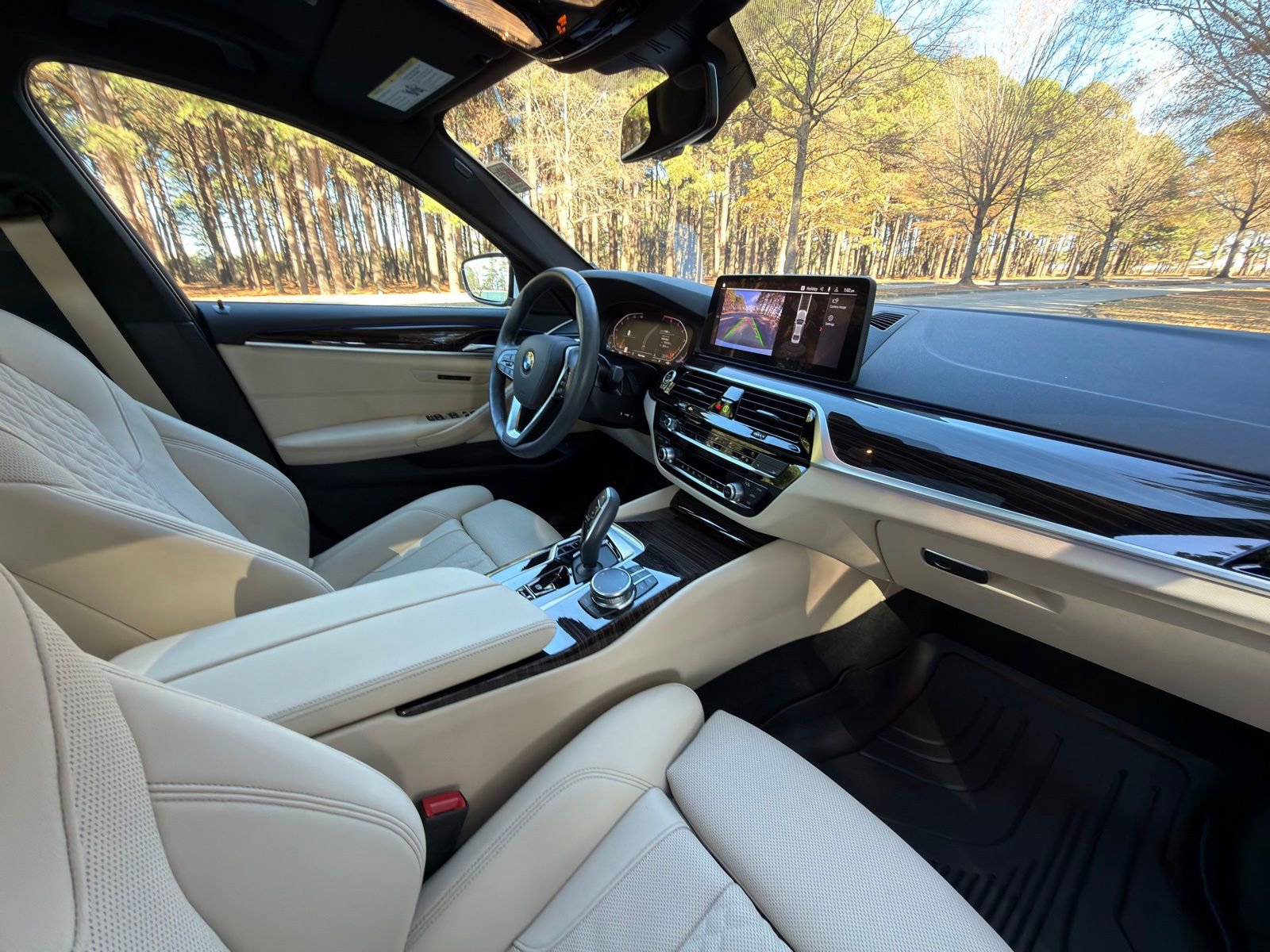 Used 2023 BMW 530i w/ Convenience Package image 19