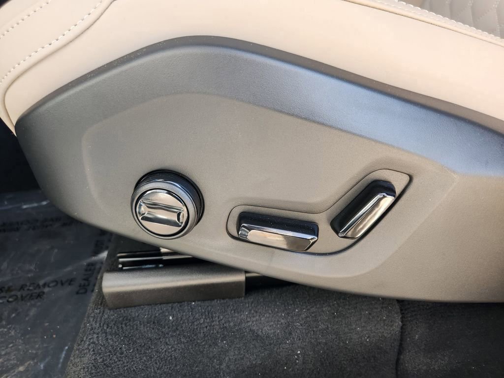 New 2026 Volvo XC90 B5 Core image 12