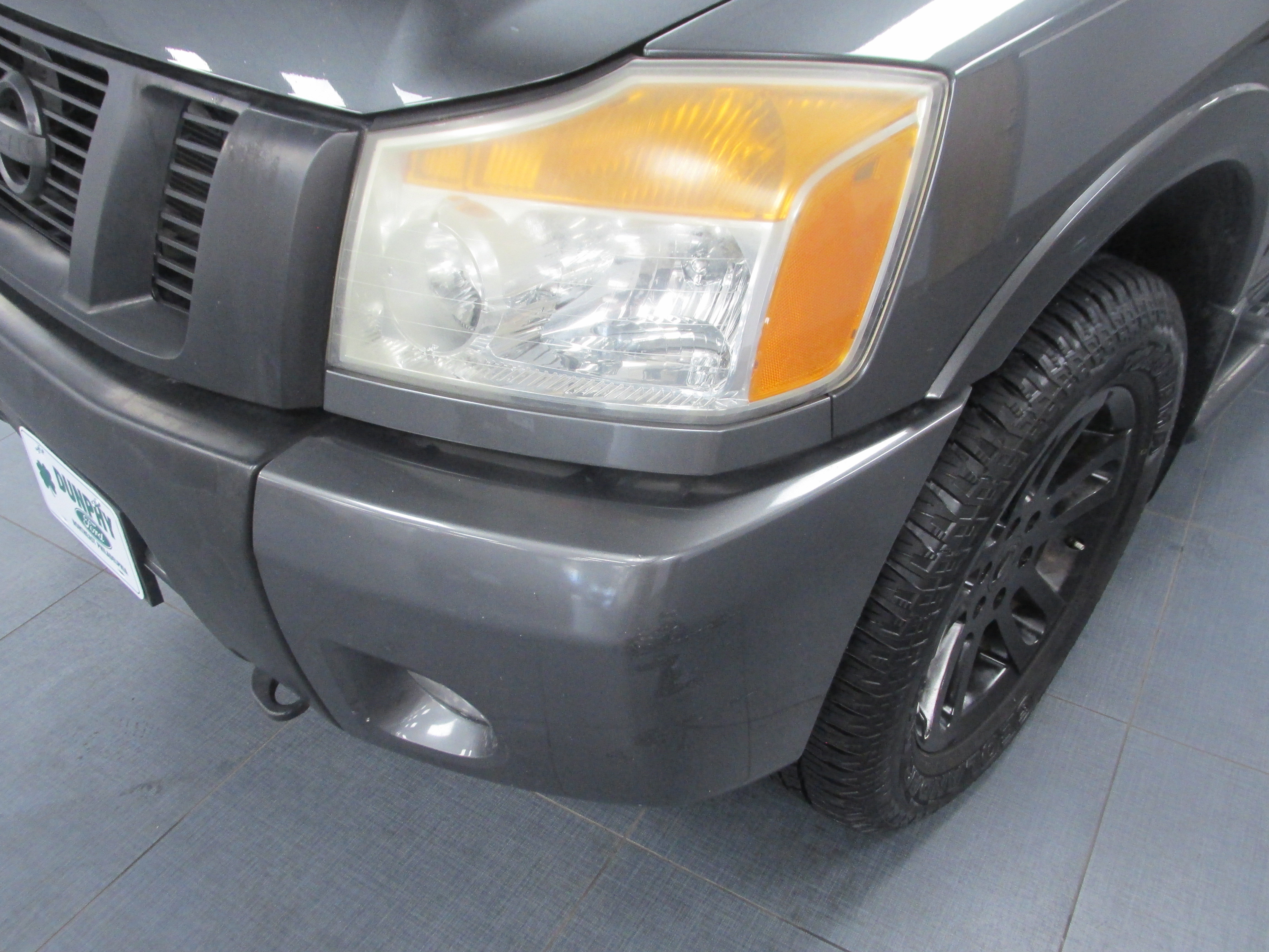 Used 2011 Nissan Titan SL w/ Heavy Metal Edition Pkg AWD/4WD image 9
