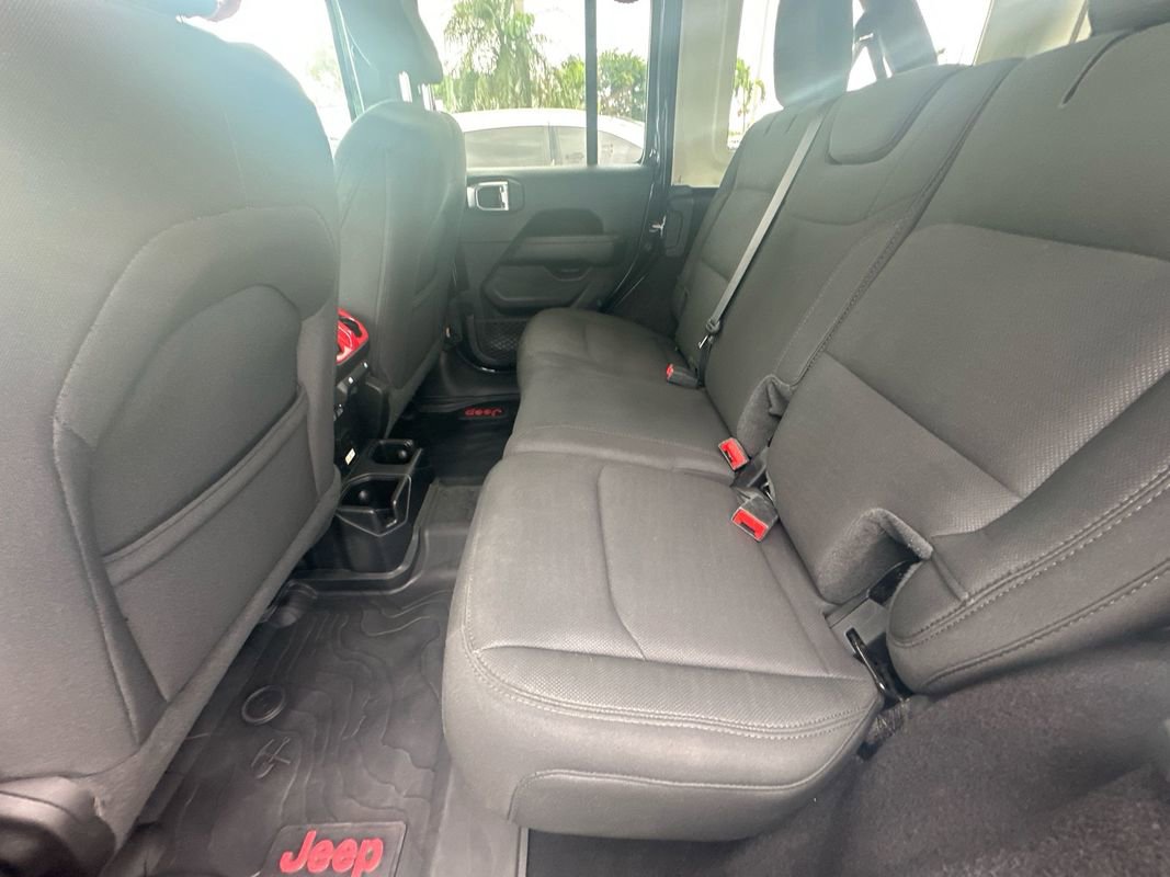 Used 2020 Jeep Wrangler Unlimited Sahara image 22