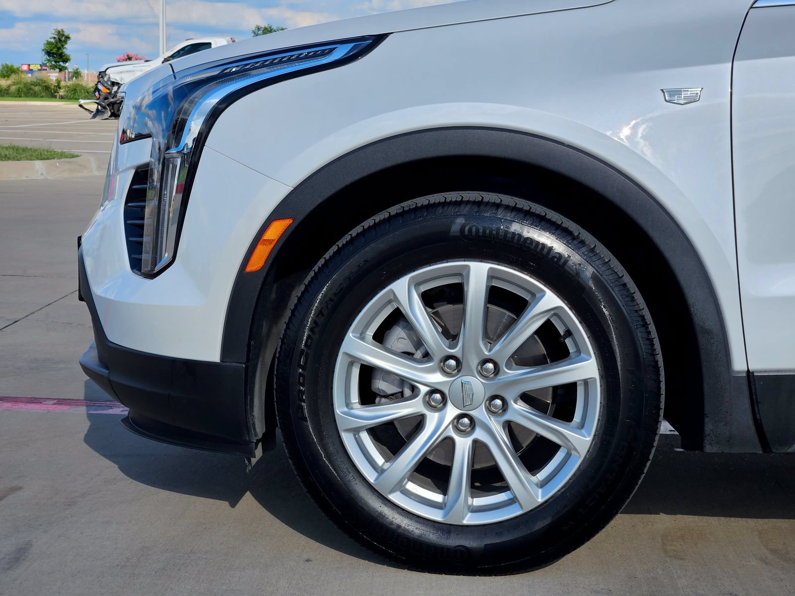 Certified 2023 Cadillac XT4 Luxury w/ Cold Weather Package FWD image 11